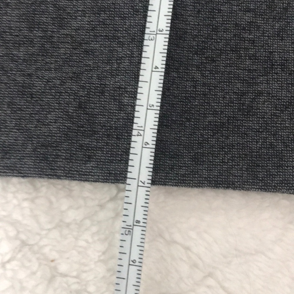 Grey mini skirt - Picture 3 of 3